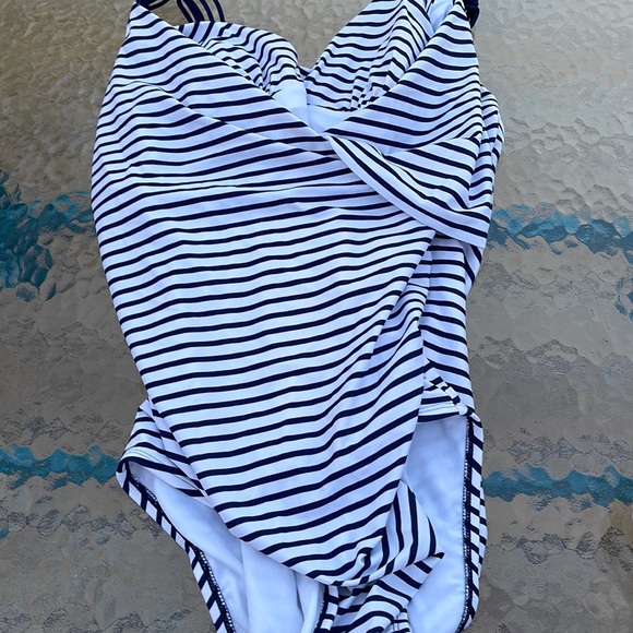 Other - New with Tags Kona Sol One piece Striped Swim Suit size xl